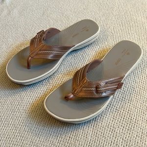 Clarks woman’s sandals woman’s size 9